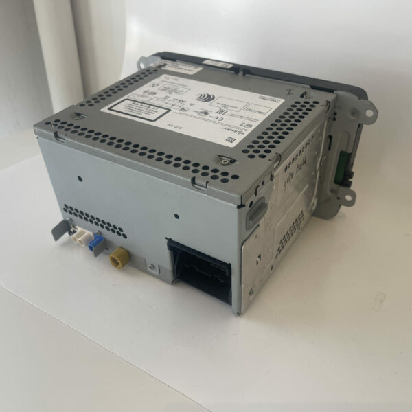 Achterkant Volkswagen MIB2 touchscreen met aansluitingen Achterkant Volkswagen MIB2 touchscreen met aansluitingen